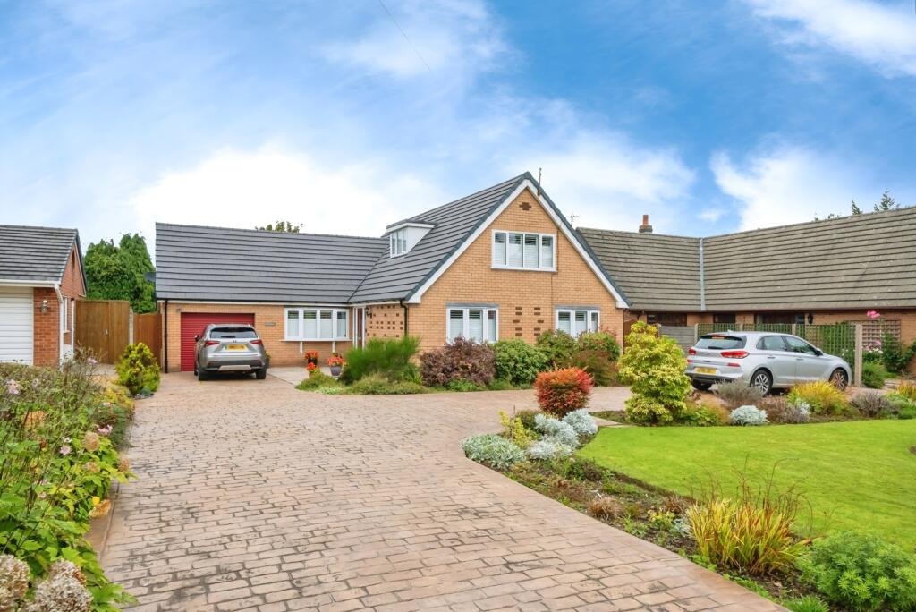 Main image of property: Grappenhall Lane, WARRINGTON, Cheshire, WA4