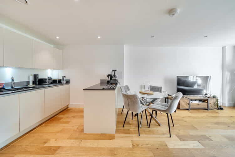 Apartment in London - More