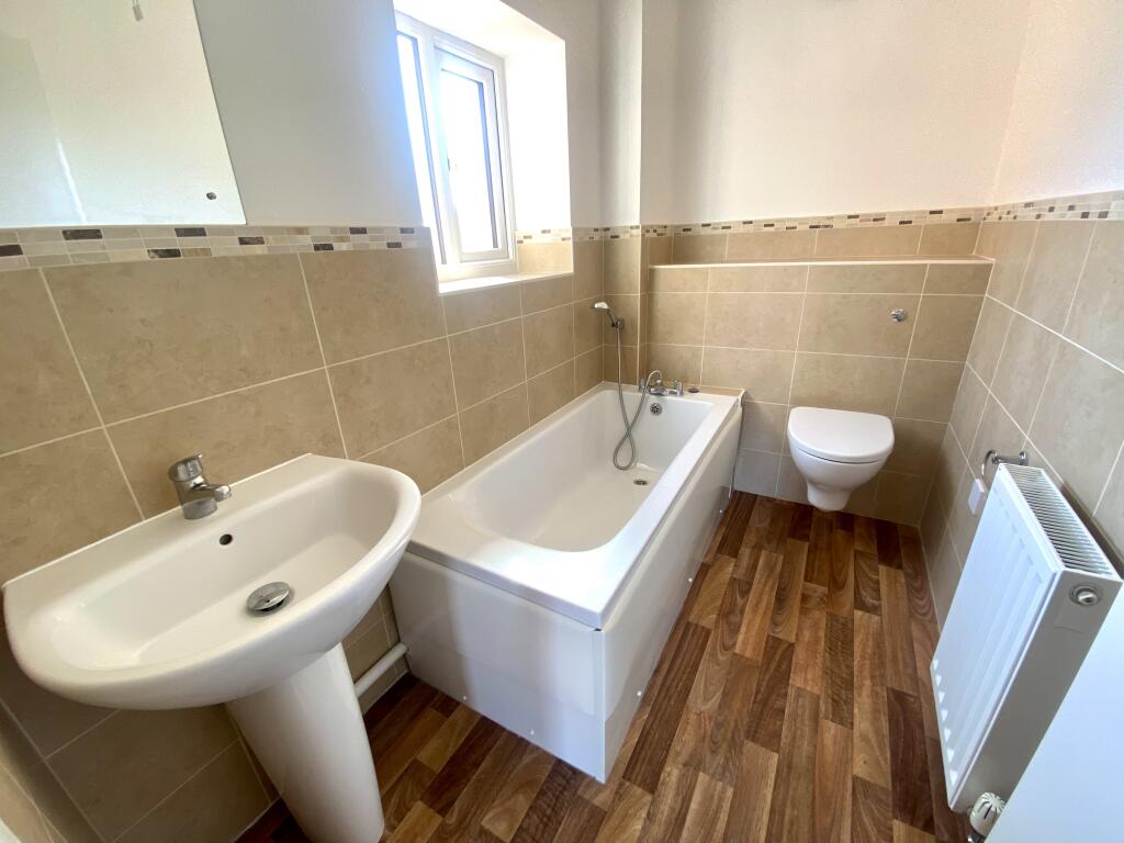 Apartment in Newcastle upon Tyne - View 3