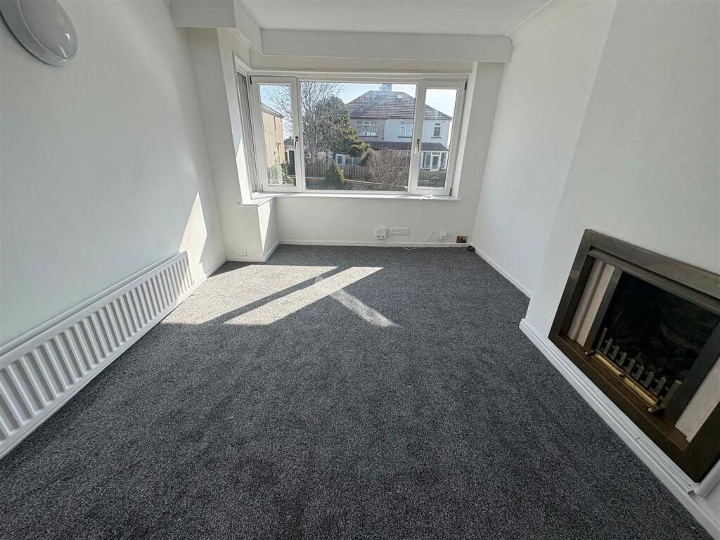 Additional image 8 of Greenton Crescent, Queensbury