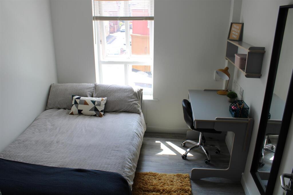 Apartment in Lincoln - View 3