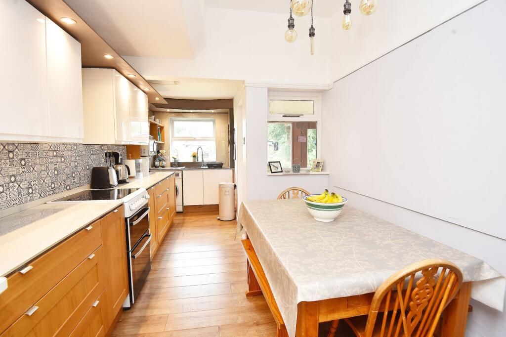 Park Avenue, Knaresborough, HG5 photo 4