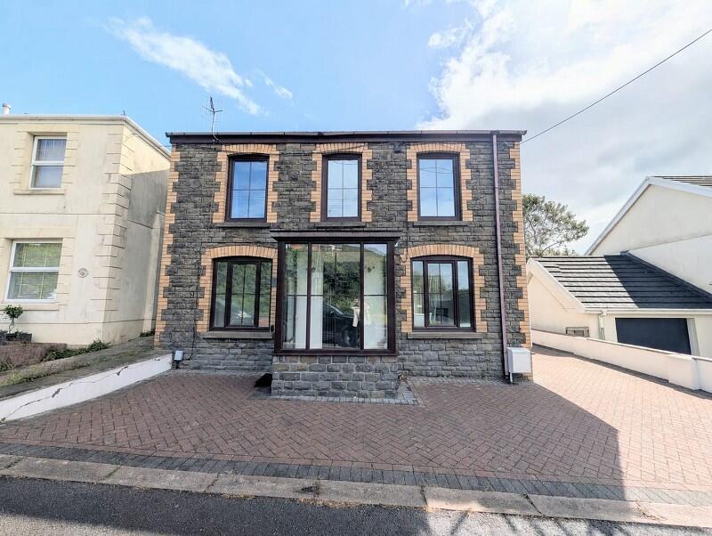 Main image of property: Penscynor, Cilfrew, Neath, Neath Port Talbot.