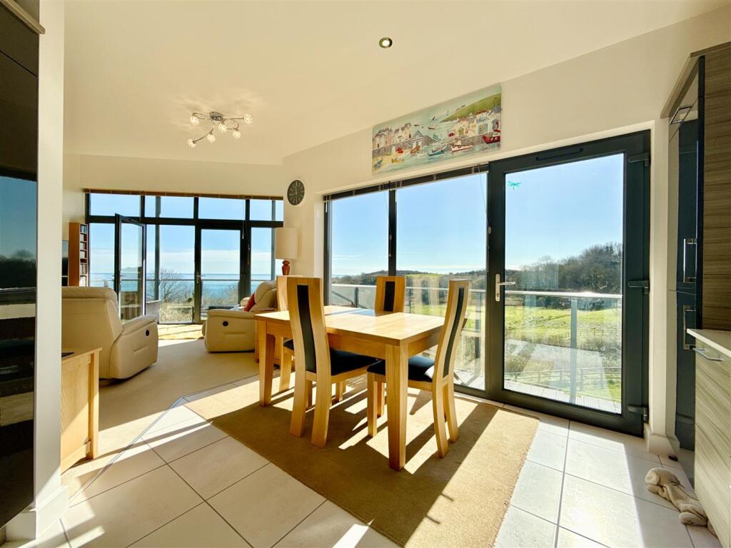 Apartment in Torquay - View 2