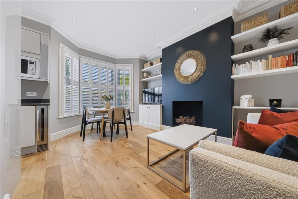 Main image of property: Ravenslea Road, SW12