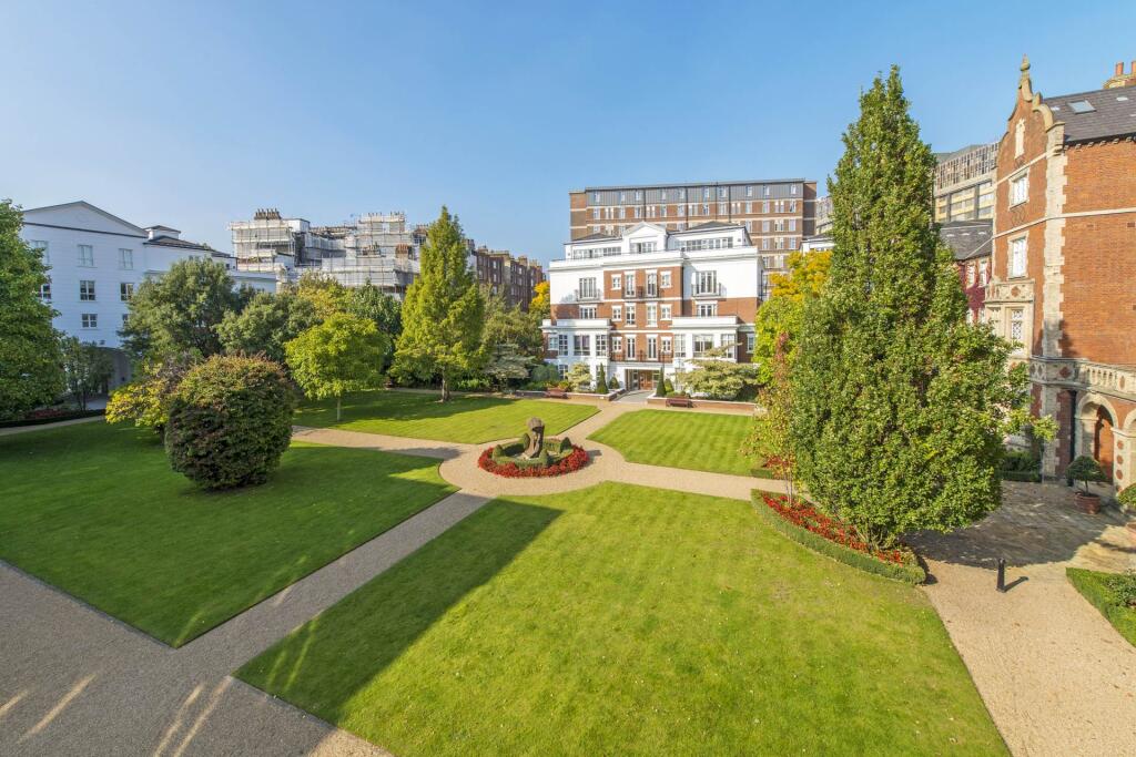 Studio parking on Parking Space, Kensington Green, W8, £80,000