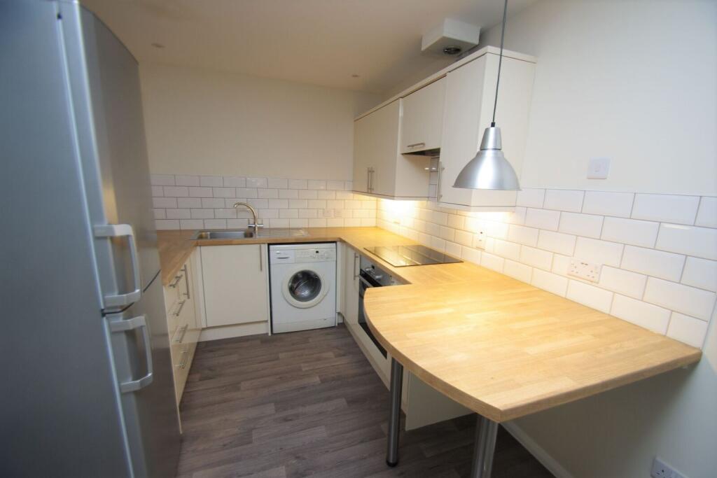 Apartment in Watford, Hertfordshire - View 4