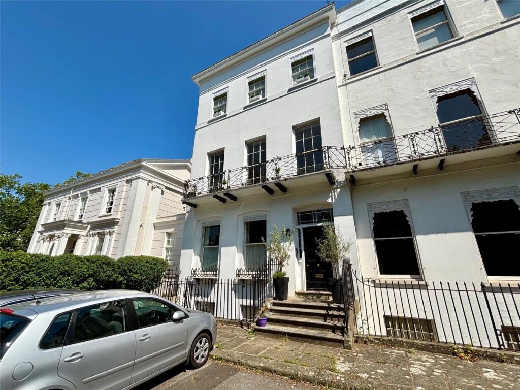 1 bedroom duplex for sale in Pittville Lawn, Cheltenham, Gloucestershire, GL52