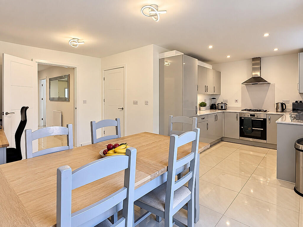 22, Claves Crescent , Welwyn Garden City, AL7 1WN photo 3
