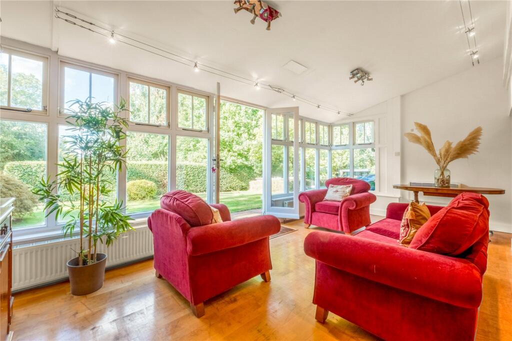 House in Sevenoaks, Seal - More