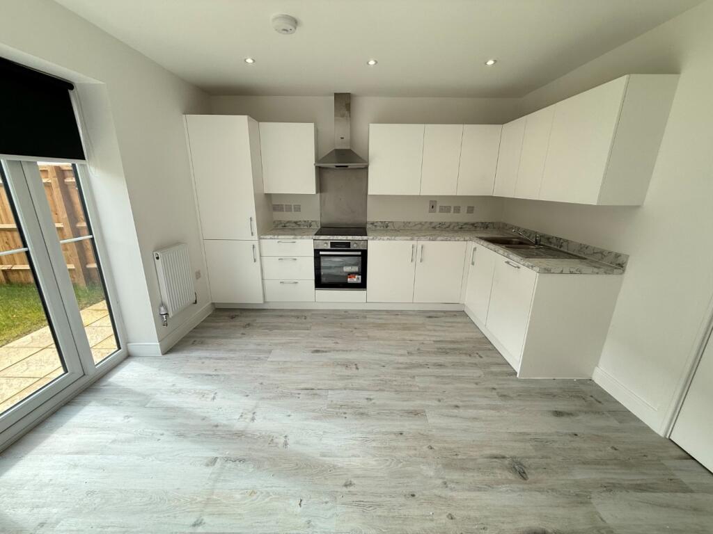 House in Aylesbury, Buckinghamshire - View 5