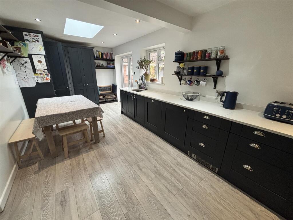 Torcross Close, Glenfield, Leicester photo 3