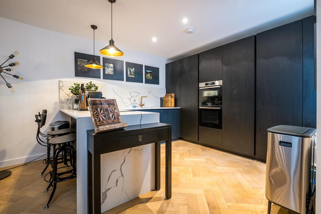 House in London - View 5