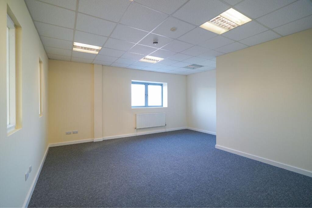 Unit B The Ridgeway 7.jpg
