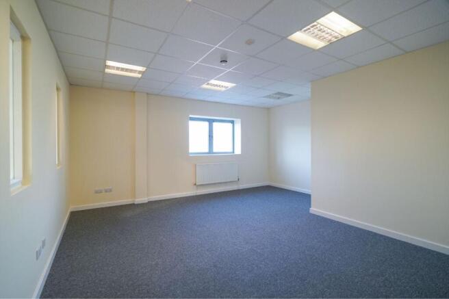 Unit B The Ridgeway 7.jpg