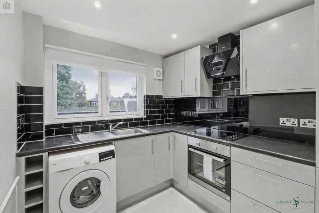 Main image of property: Belmont Close, London, SW4