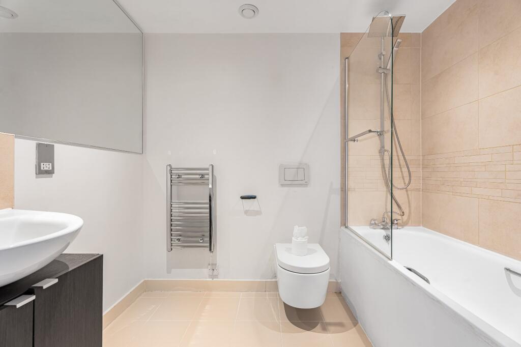 Apartment in Twickenham - View 4