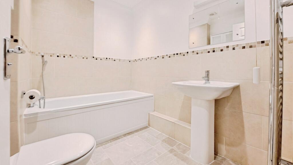 Apartment in Hastings, St Helen's - View 3