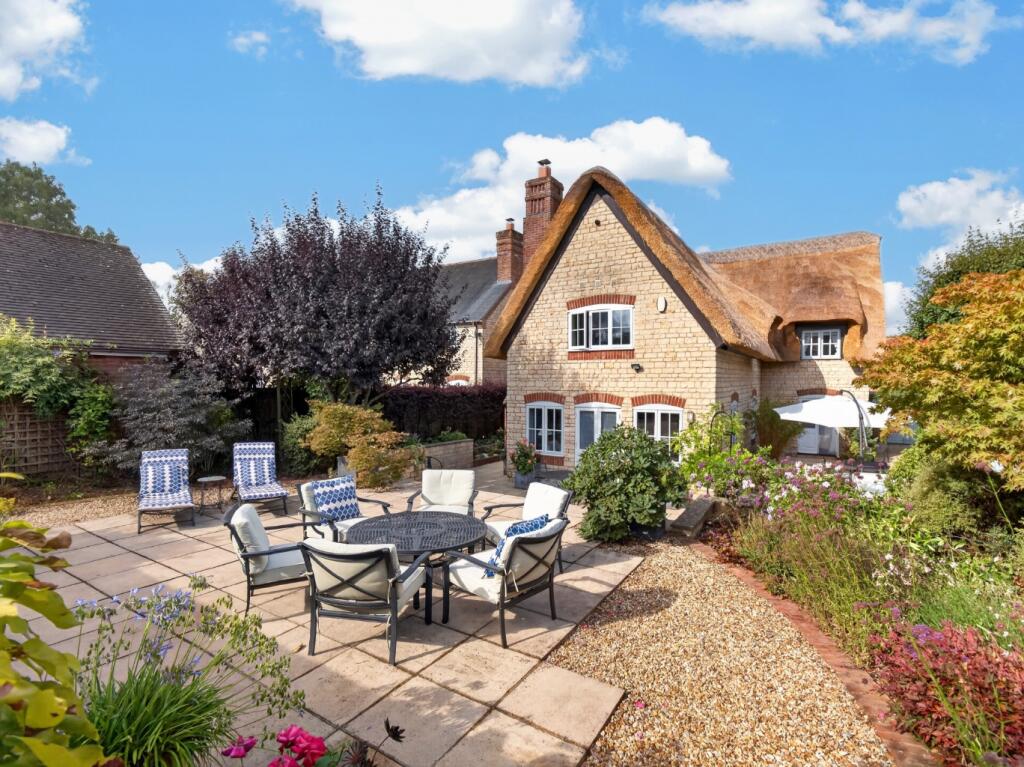 House in Silverstone, West Northamptonshire - View 4
