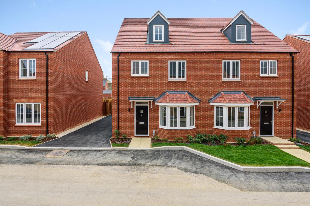Main image of property: Buxton Close, Bicester, OX26