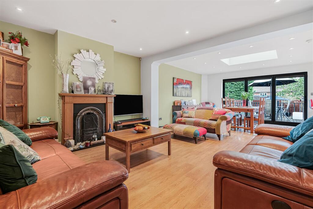 House in Watford - View 4