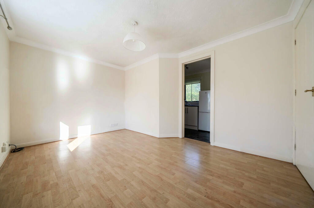 Apartment in Guildford, Burpham - View 5