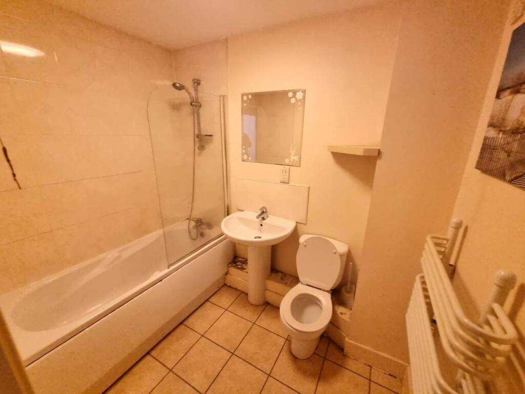 Apartment in Bradford - More