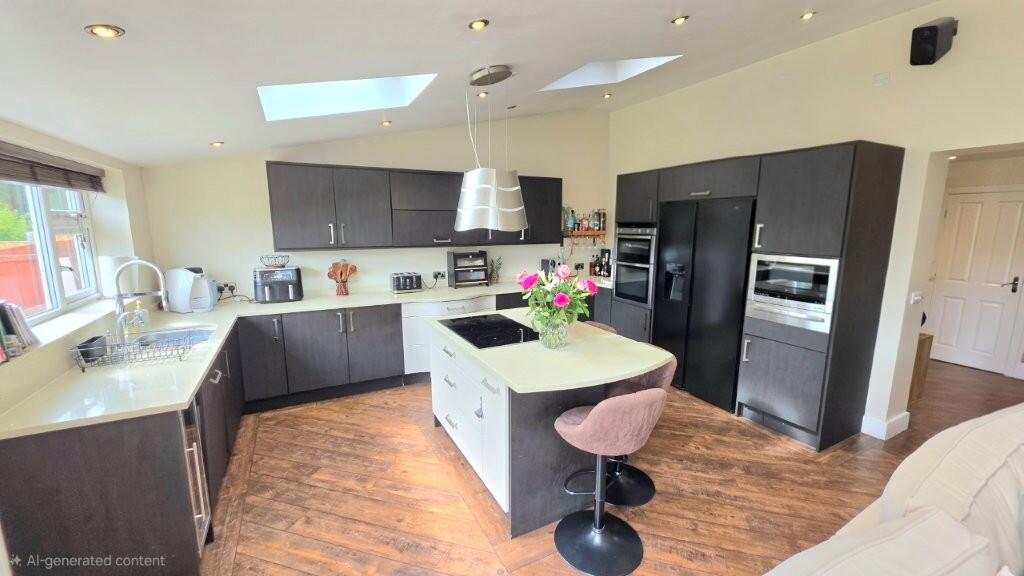 House in Oldham, Greater Manchester - View 3
