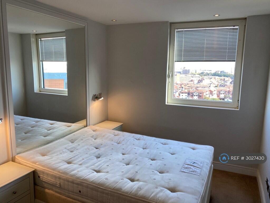 Apartment in Portsmouth - View 5