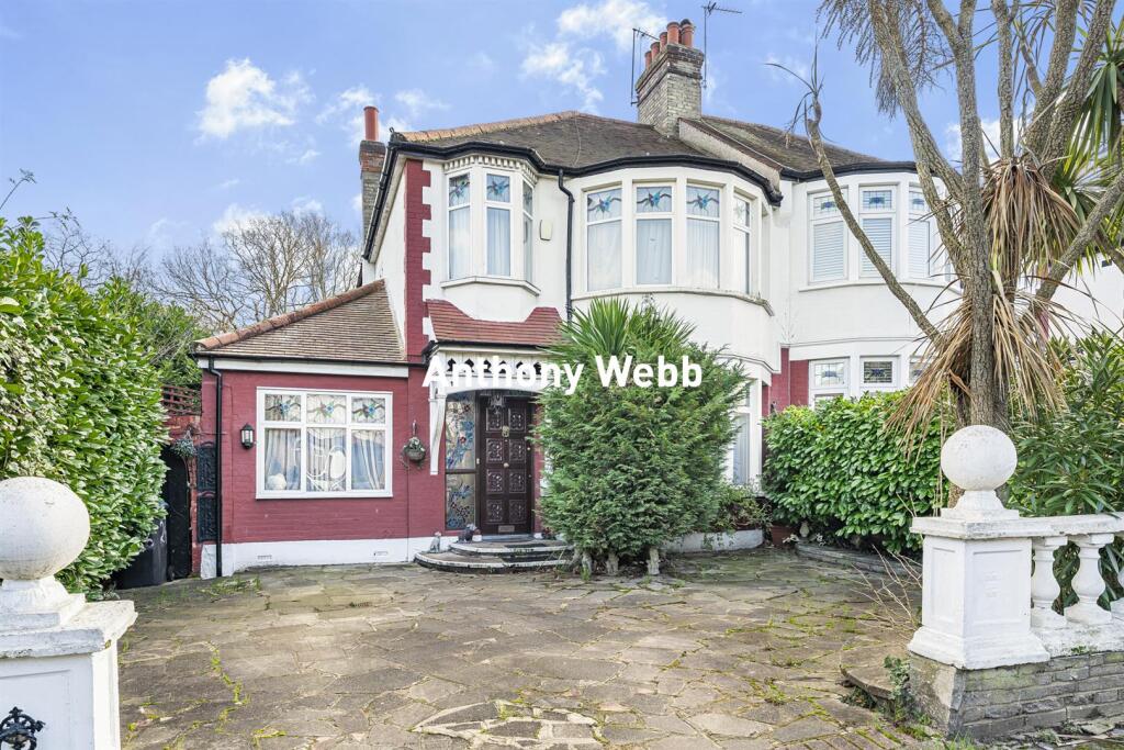Main image of property: Woodland Way, Winchmore Hill, N21