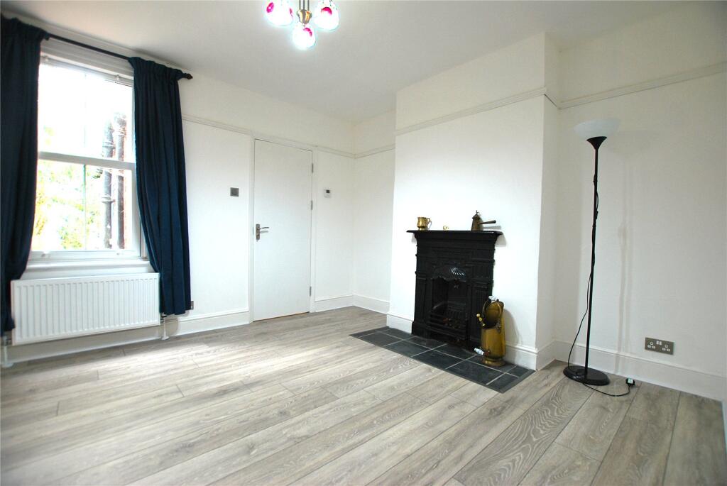 House in Guildford - View 5