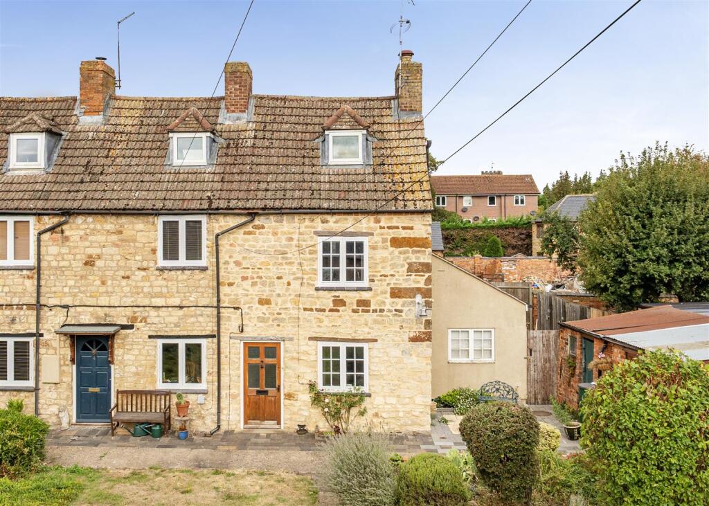 3-bed house on Spring Gardens, Towcester, NN12, £300,000