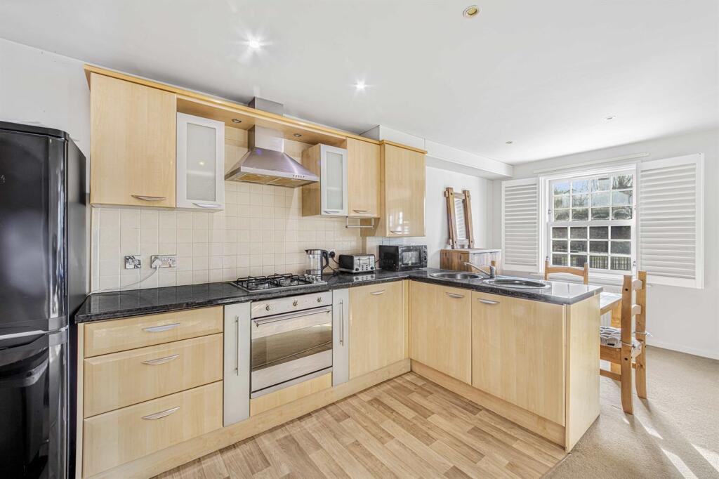 New Road, Lymm, WA13 photo 4