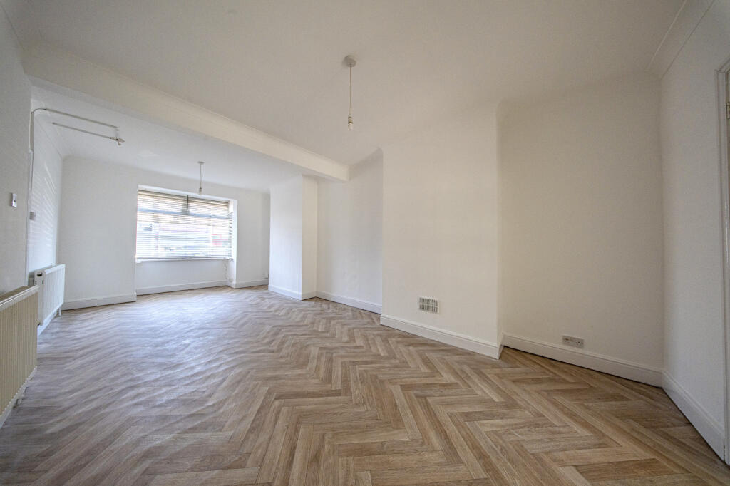 House in Romford - View 3