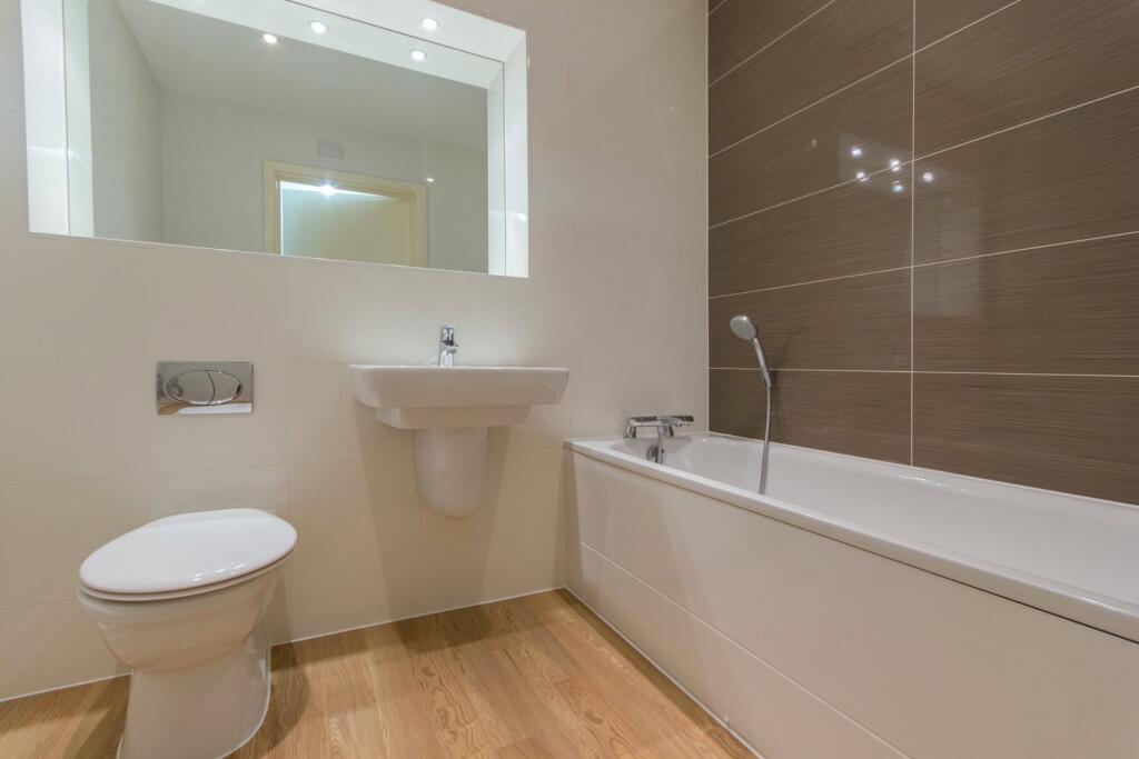 Apartment in Cambridge - View 4