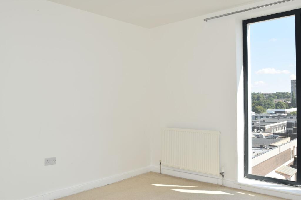 Apartment in Stevenage, Hertfordshire - View 4