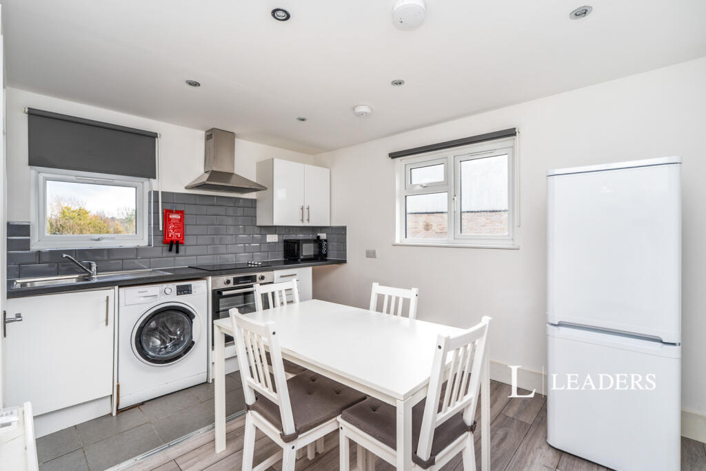 Main image of property: Portswood Road, Southampton, Hampshire, SO17