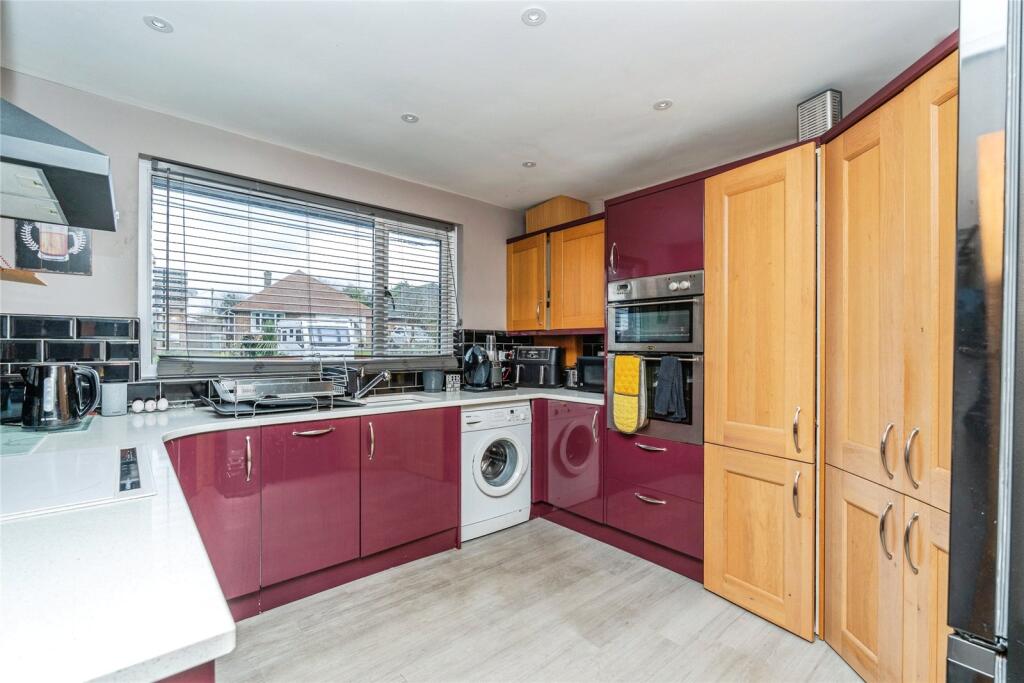 Crescent Road, SOUTHAMPTON, Hampshire, SO52 photo 4