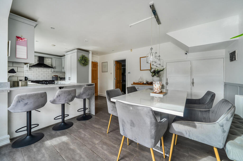 House in Maidenhead, Cox Green - View 3