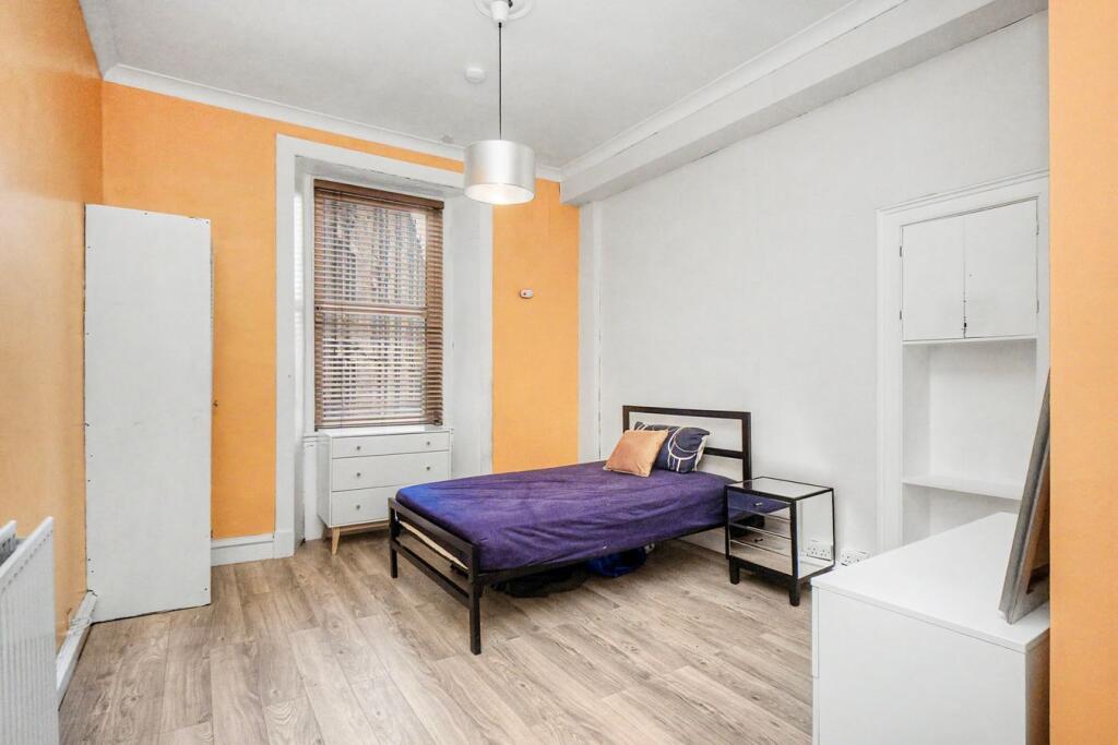 Apartment in Edinburgh - More