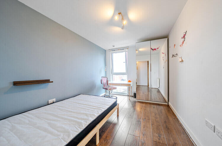 Apartment in London - View 5