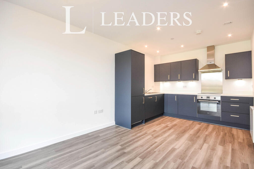 Apartment in East Hertfordshire, Southside Locks, Bishop's Stortford - View 4