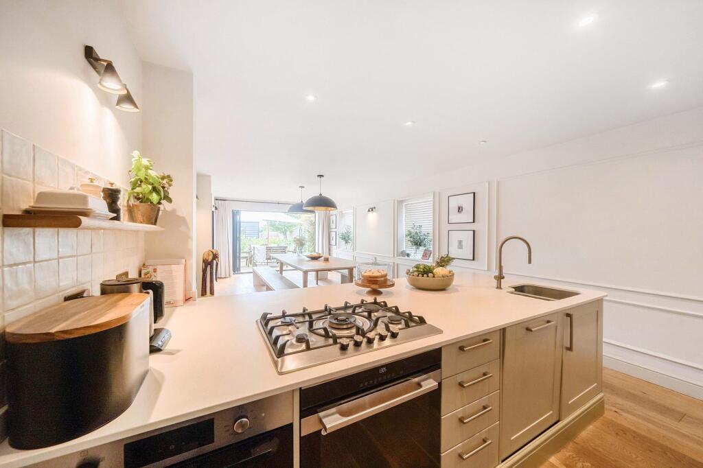 Brambridge, Eastleigh, SO50 photo 3
