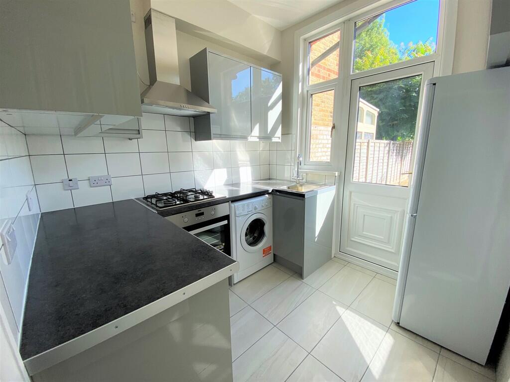 Apartment in London - View 5