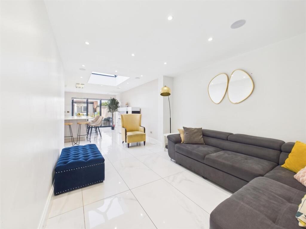 House in Southall - View 4