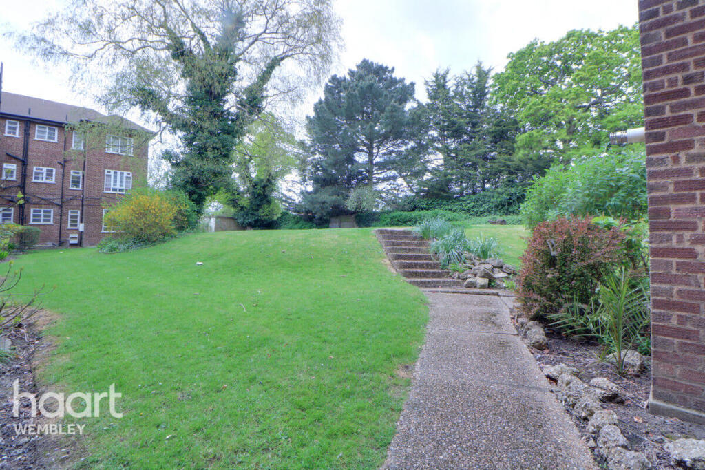 1-bed flat on Wembley Park, £270,000