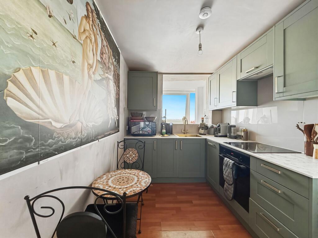 Apartment in Brighton - View 4