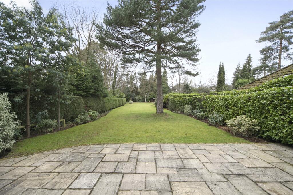 Main image of property: Cavendish Road, St George's Hill, Weybridge, KT13