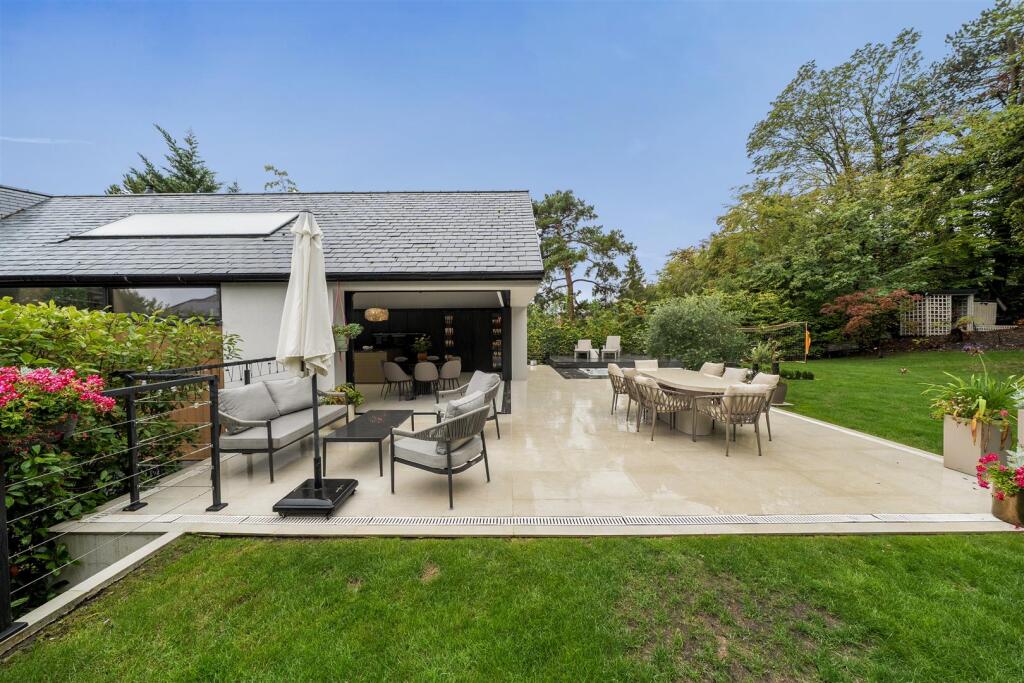 House in Sutton - View 4