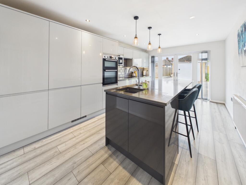 House in North East Derbyshire, Hilltop, Dronfield - View 4